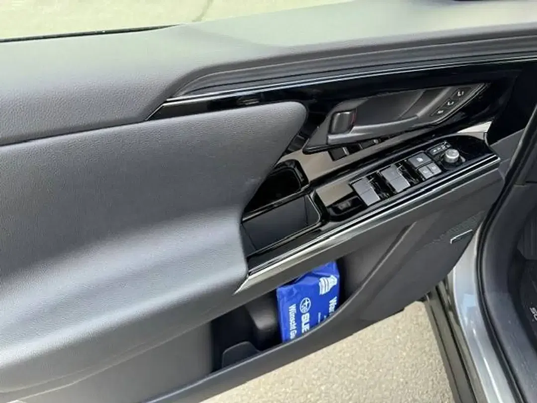 Subaru Solterra - Thumbnail 10