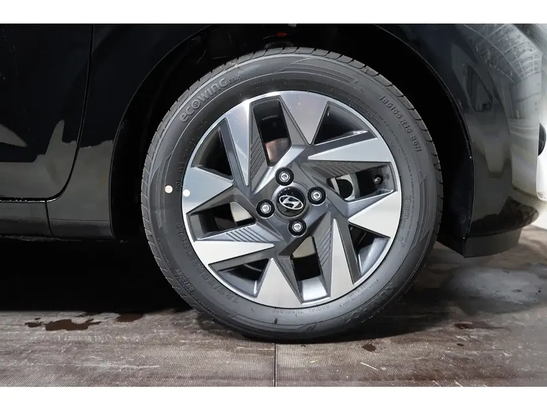 Hyundai i10 - Thumbnail 12