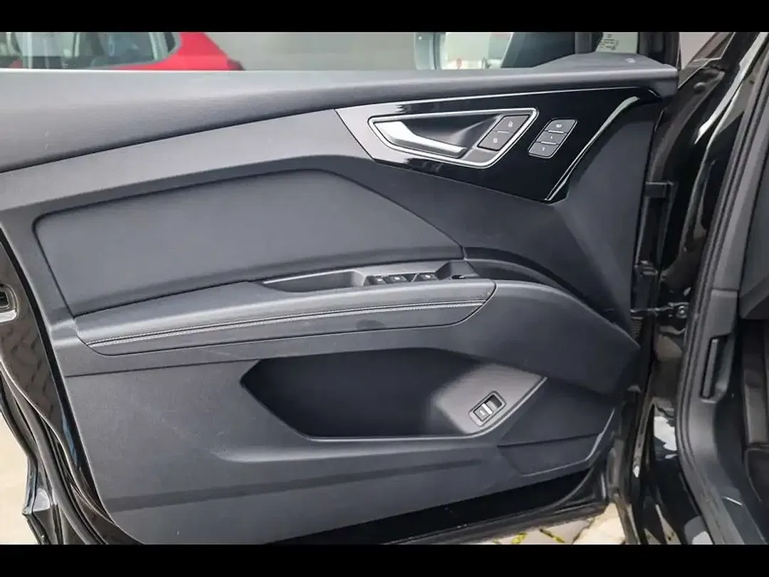 Audi Q4 e-tron - Thumbnail 14