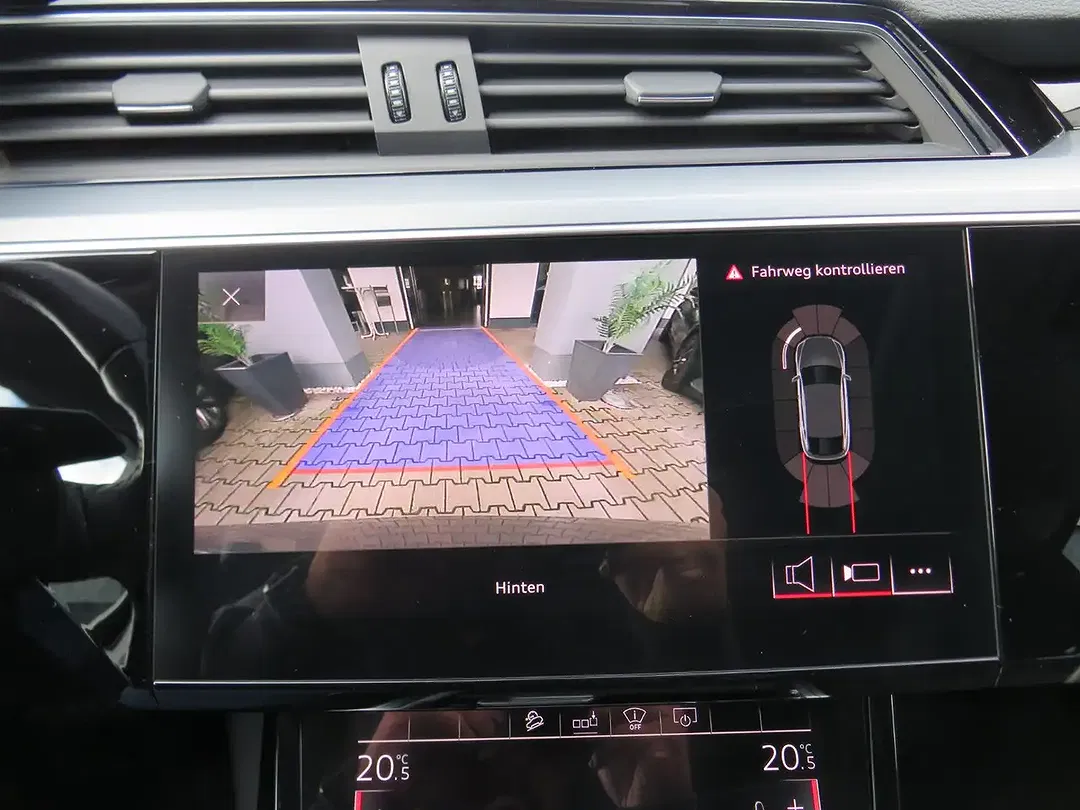Audi e-tron - Thumbnail 15