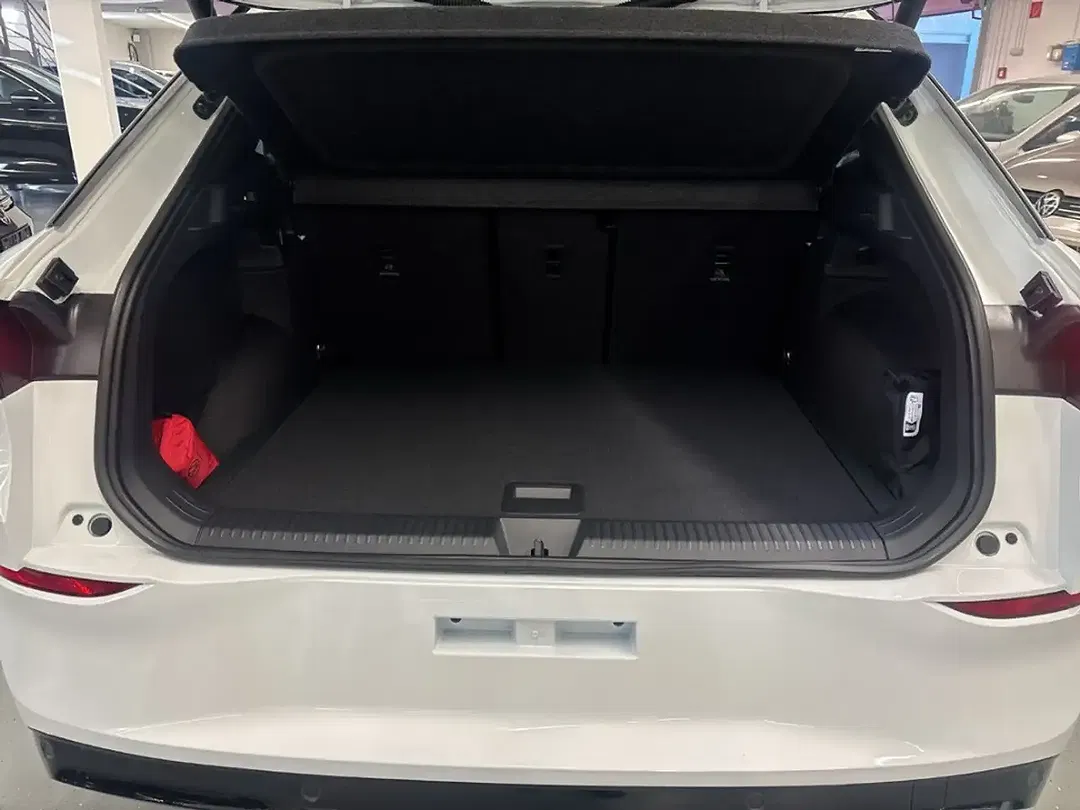 Volkswagen T-Roc - Thumbnail 10