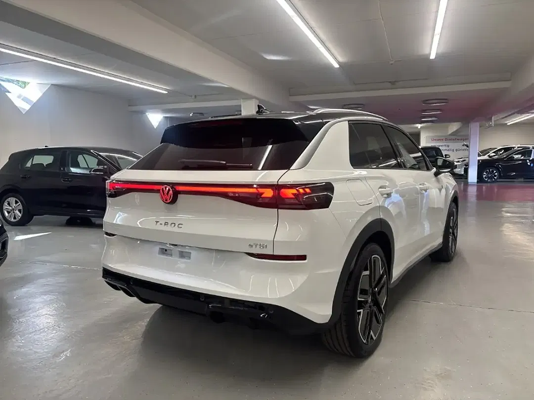 Volkswagen T-Roc - Thumbnail 2