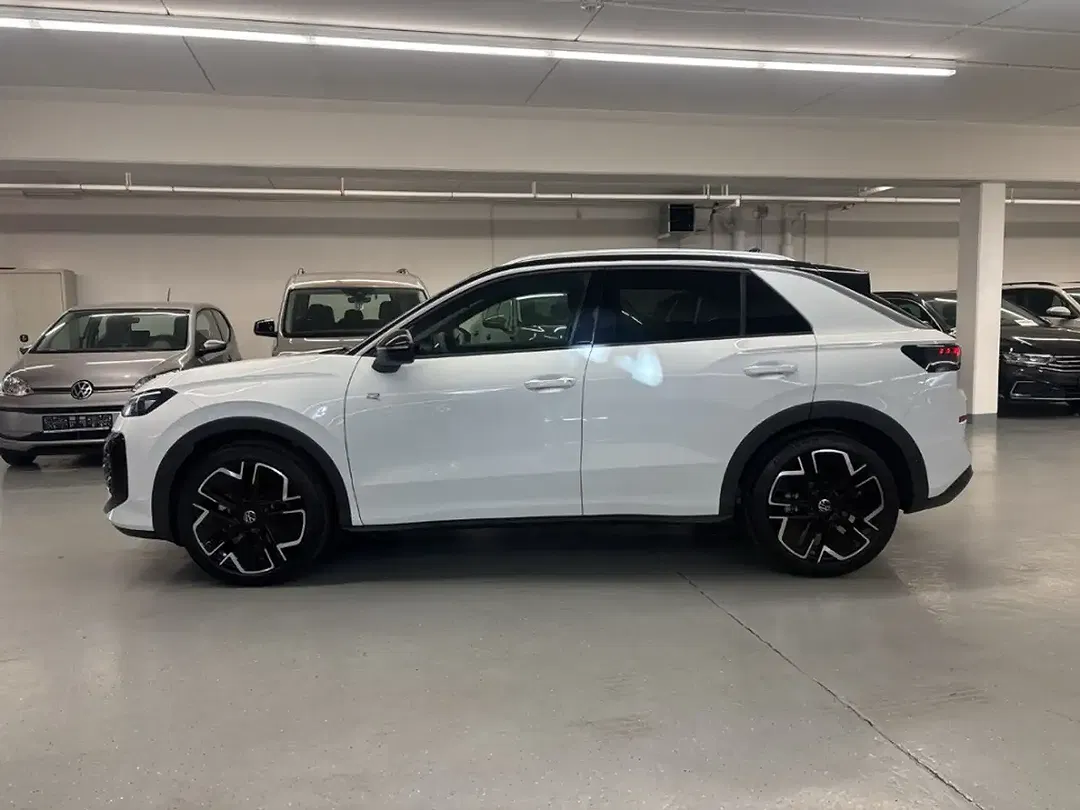 Volkswagen T-Roc - Thumbnail 3