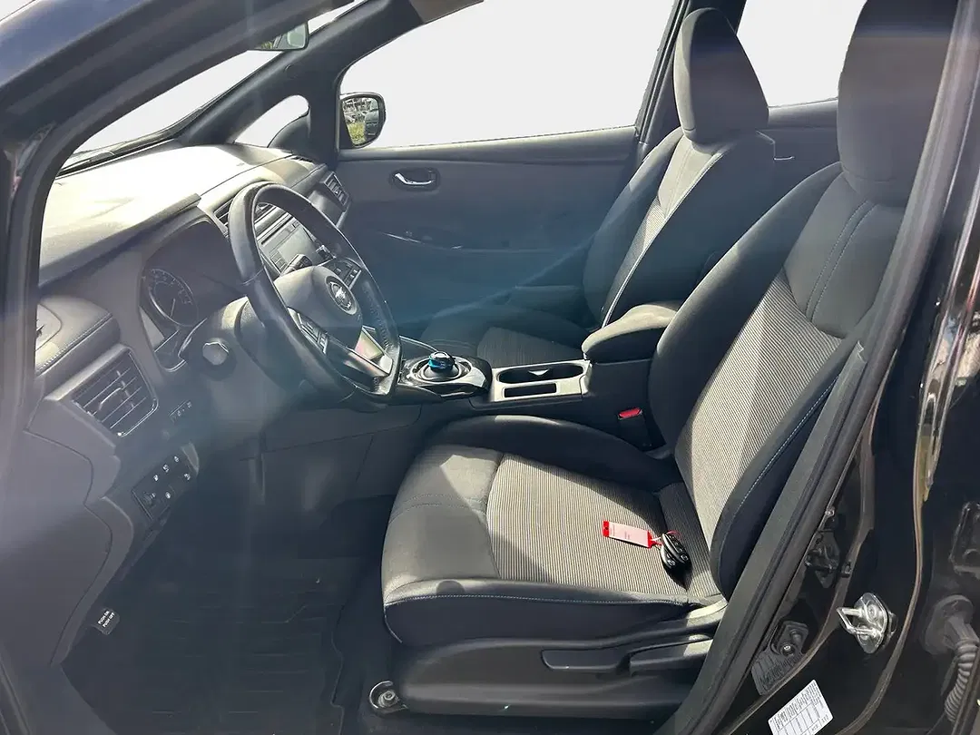 Nissan Leaf - Thumbnail 10