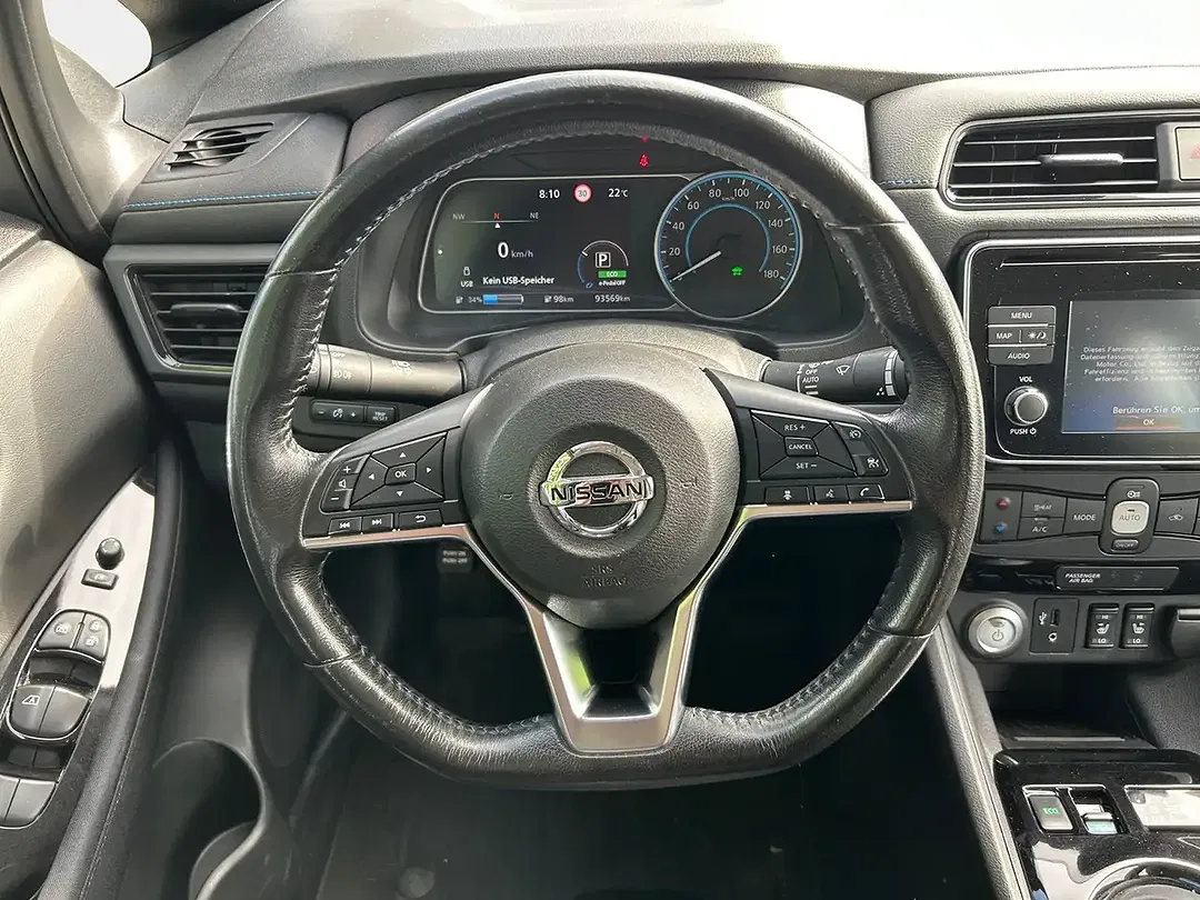 Nissan Leaf - Thumbnail 13