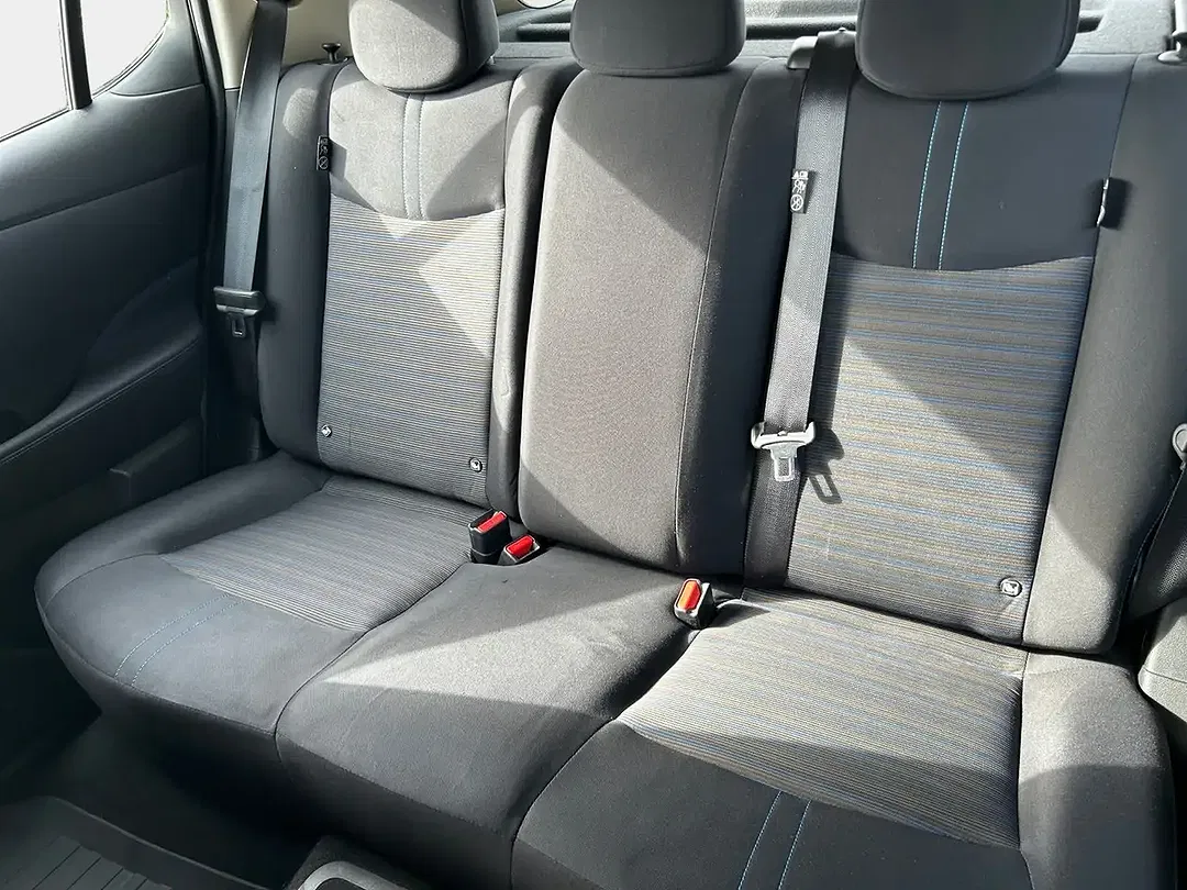 Nissan Leaf - Thumbnail 14