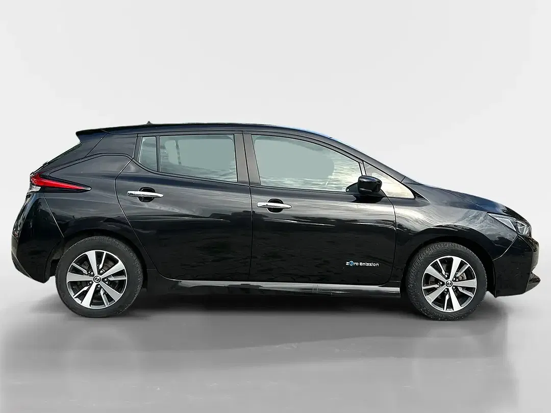 Nissan Leaf - Thumbnail 6