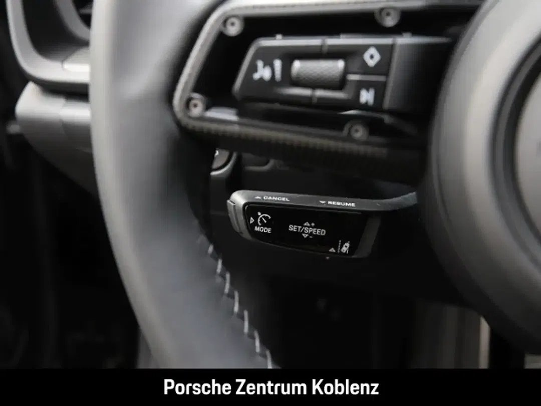 Porsche 992 - Thumbnail 14