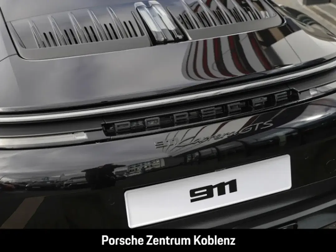 Porsche 992 - Thumbnail 6
