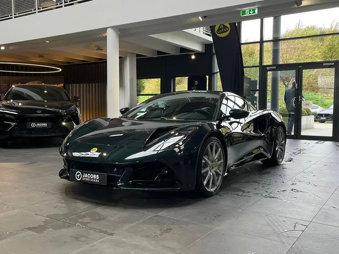 Lotus Emira - Thumbnail 1