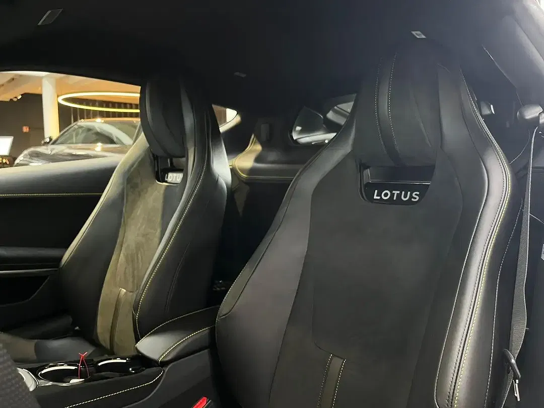 Lotus Emira - Thumbnail 11