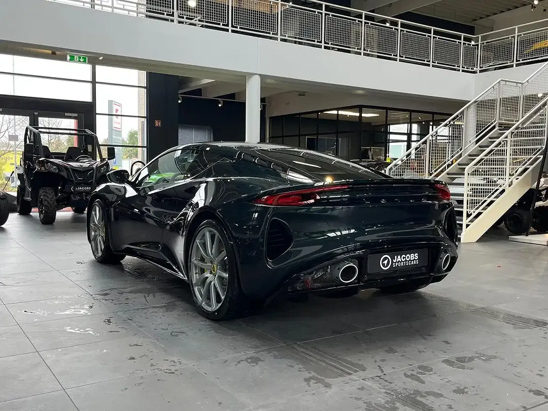 Lotus Emira - Thumbnail 6