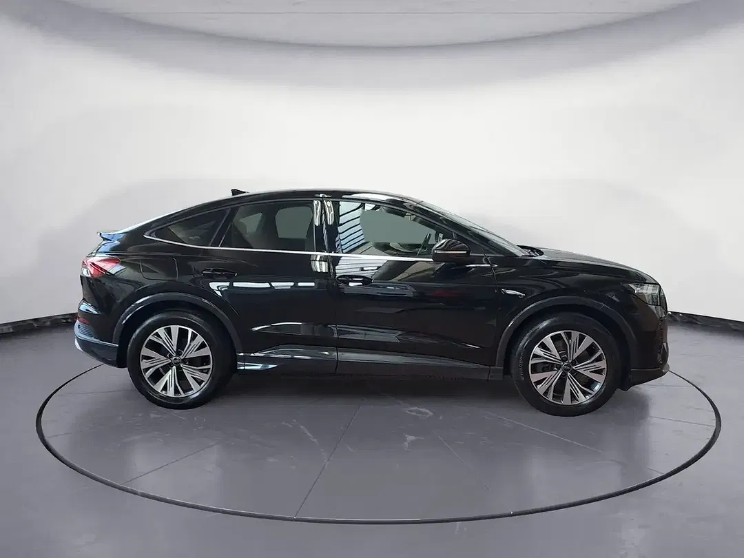 Audi Q4 e-tron - Thumbnail 10