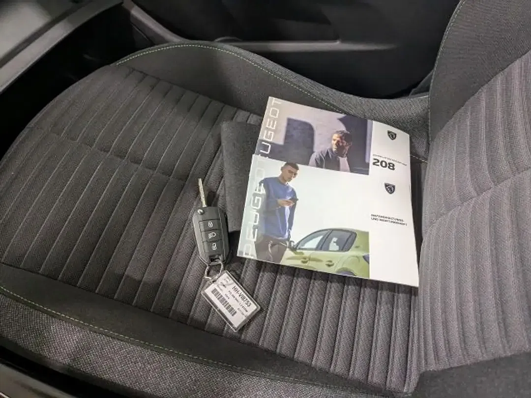 Peugeot 208 - Thumbnail 11