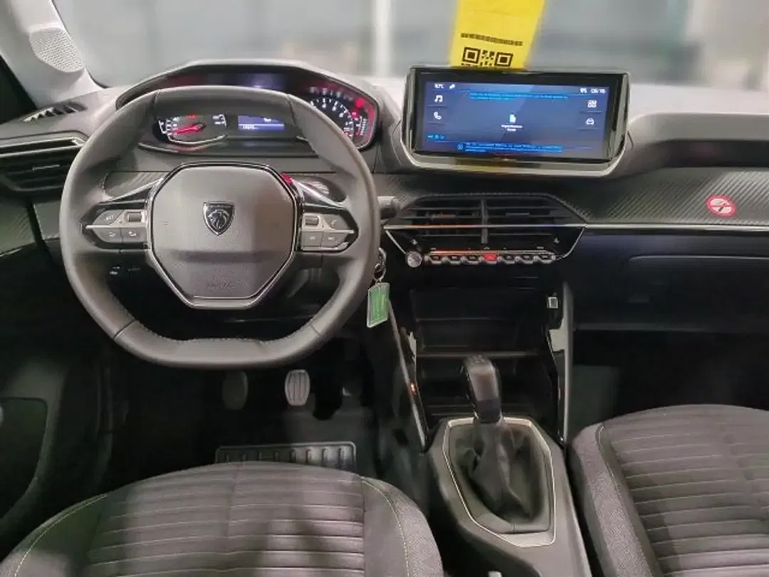 Peugeot 208 - Thumbnail 15