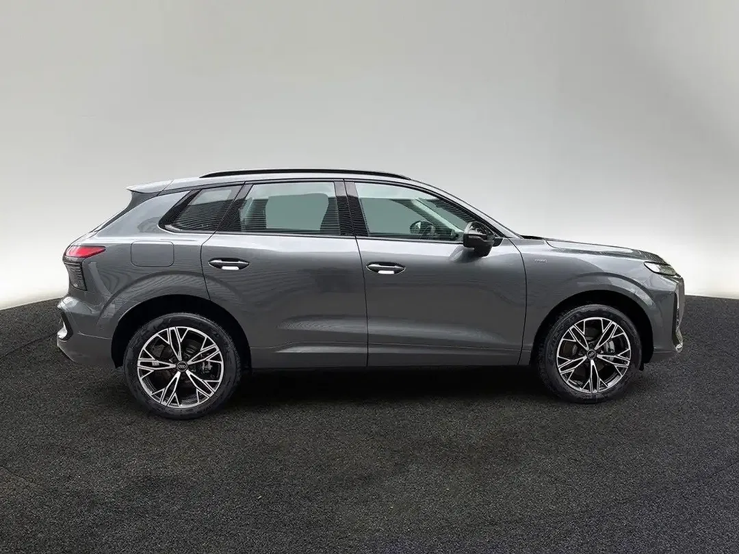 Audi Q3 - Thumbnail 5