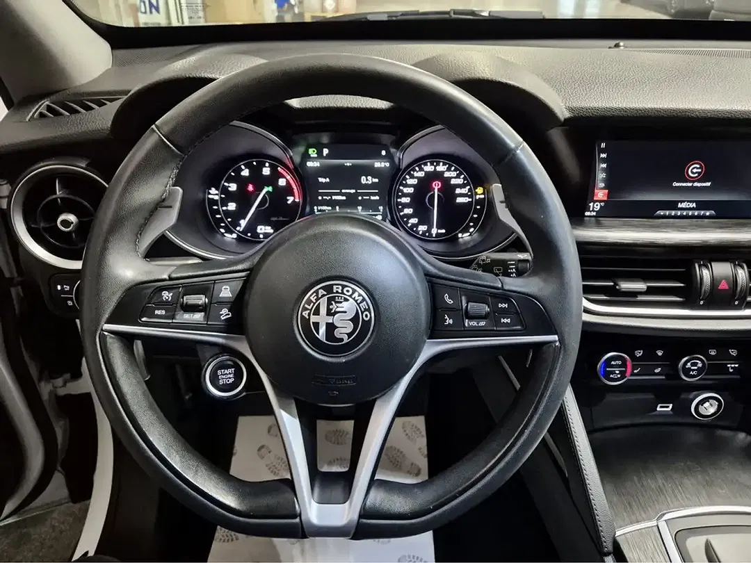 Alfa Romeo Stelvio - Thumbnail 7