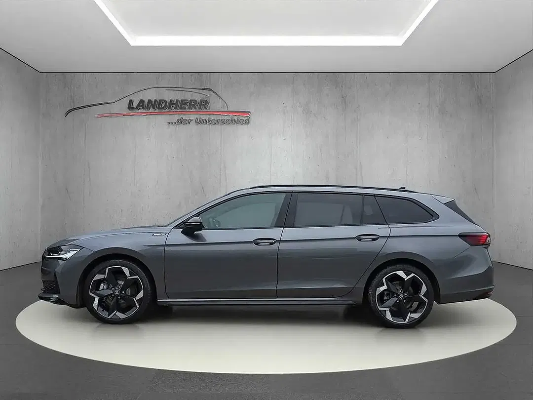Skoda Superb - Thumbnail 2