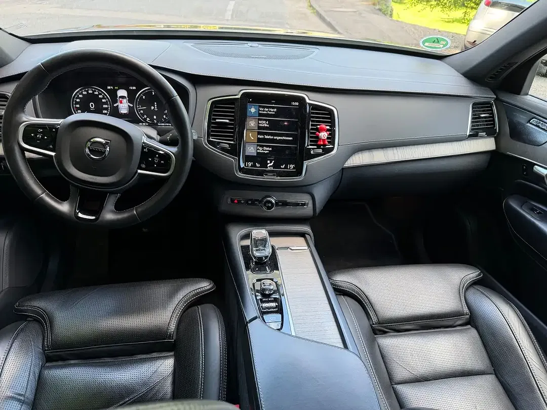 Volvo XC90 - Thumbnail 17