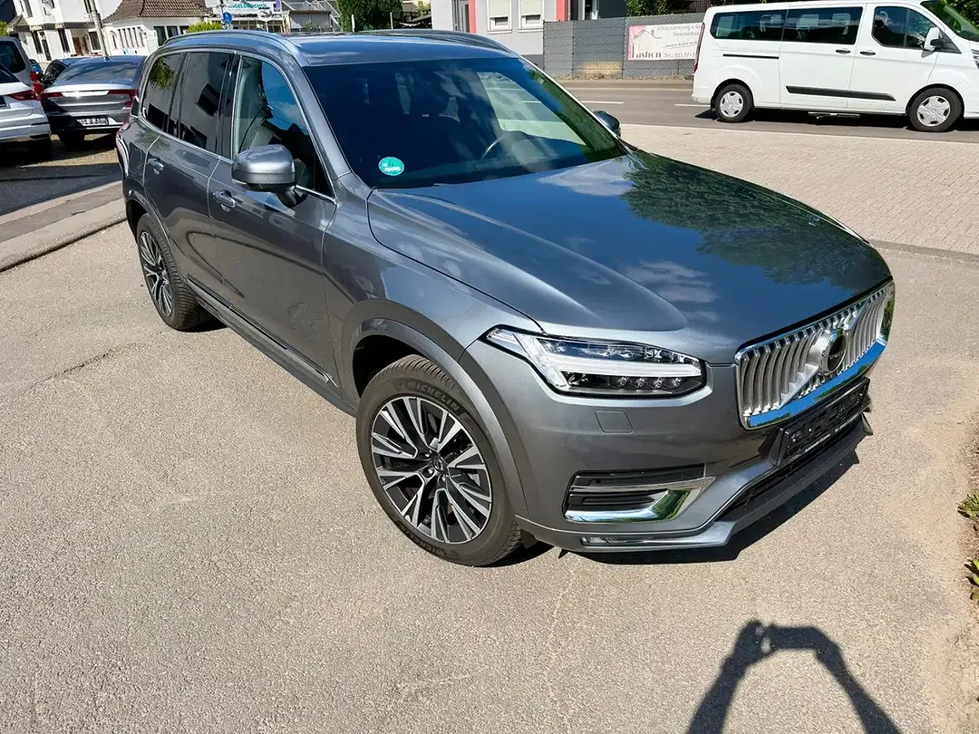Volvo XC90 - Thumbnail 2