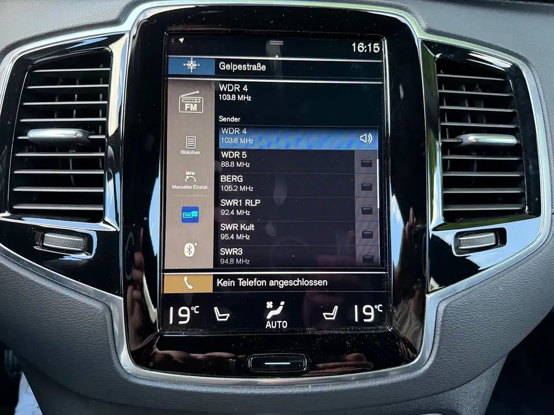 Volvo XC90 - Thumbnail 21
