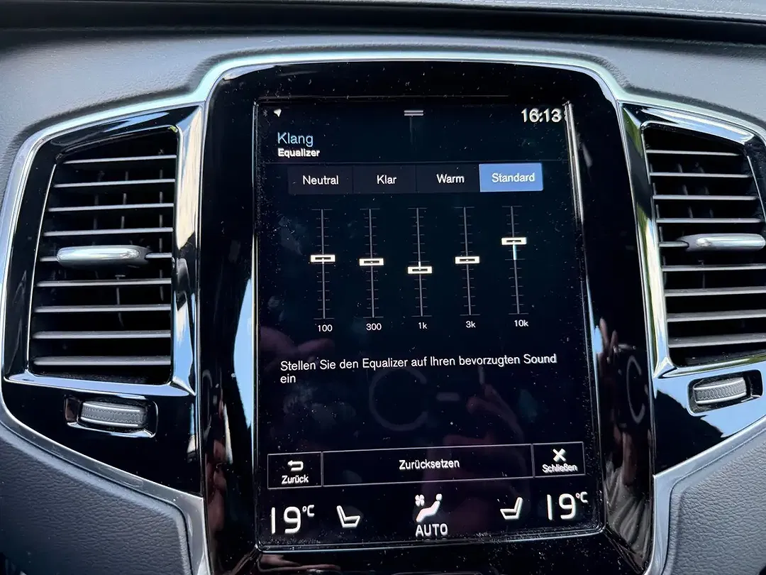 Volvo XC90 - Thumbnail 25