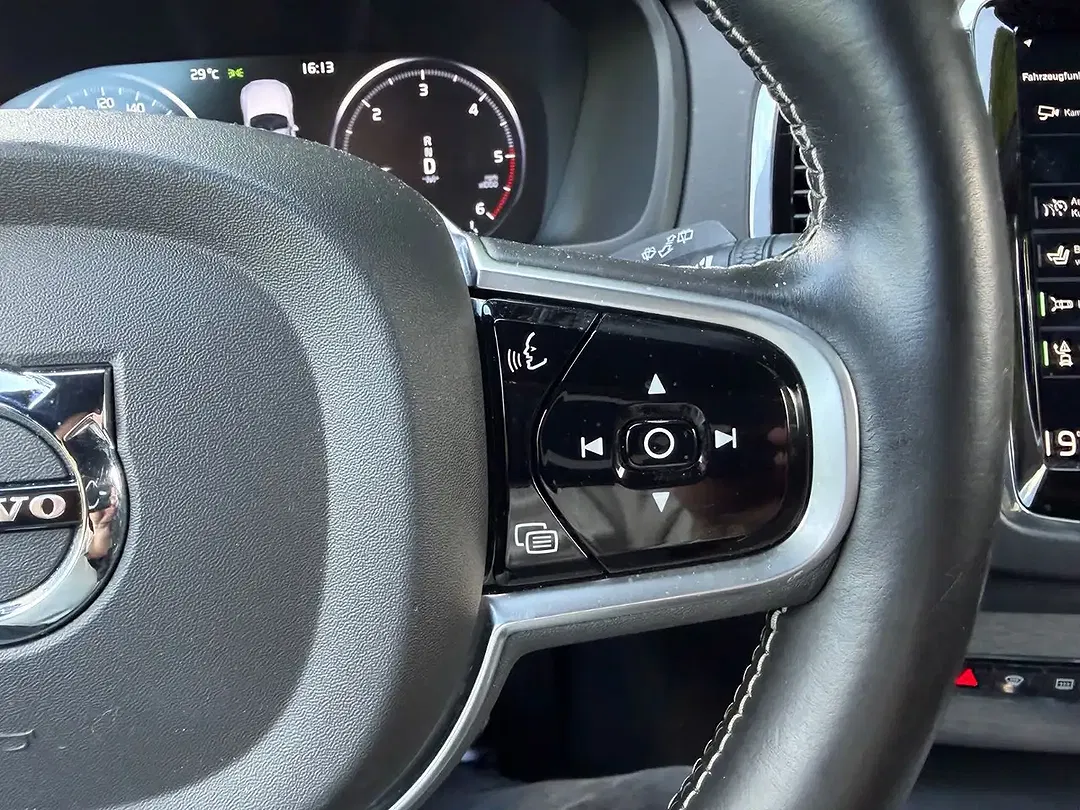 Volvo XC90 - Thumbnail 26