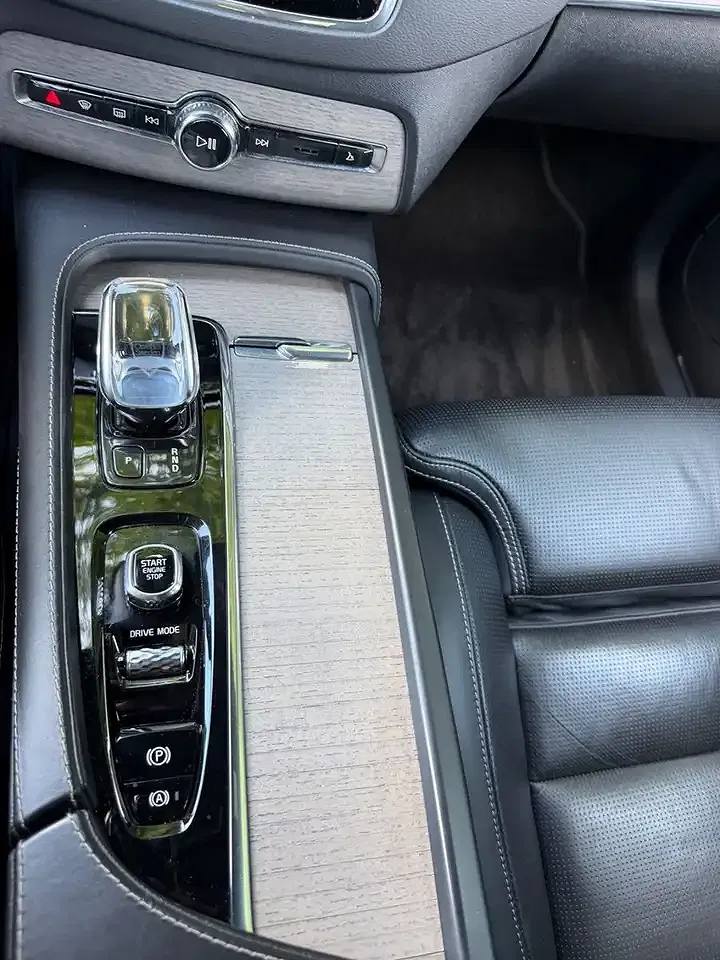 Volvo XC90 - Thumbnail 29