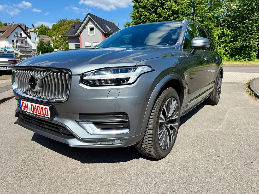 Volvo XC90 - Thumbnail 3
