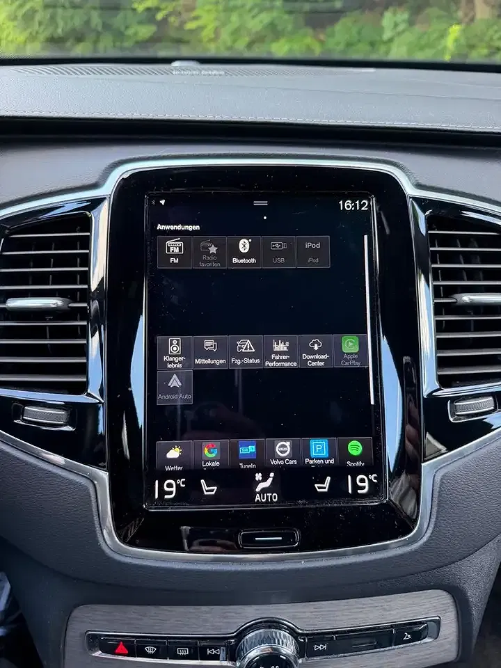 Volvo XC90 - Thumbnail 33