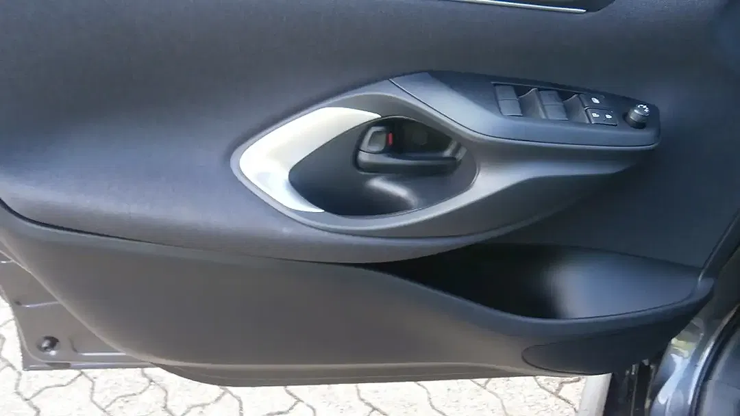 Mazda 2 - Thumbnail 12