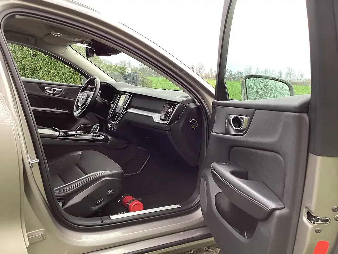 Volvo V60 - Thumbnail 11
