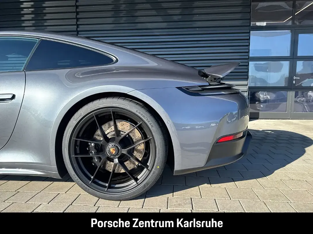 Porsche 992 - Thumbnail 8