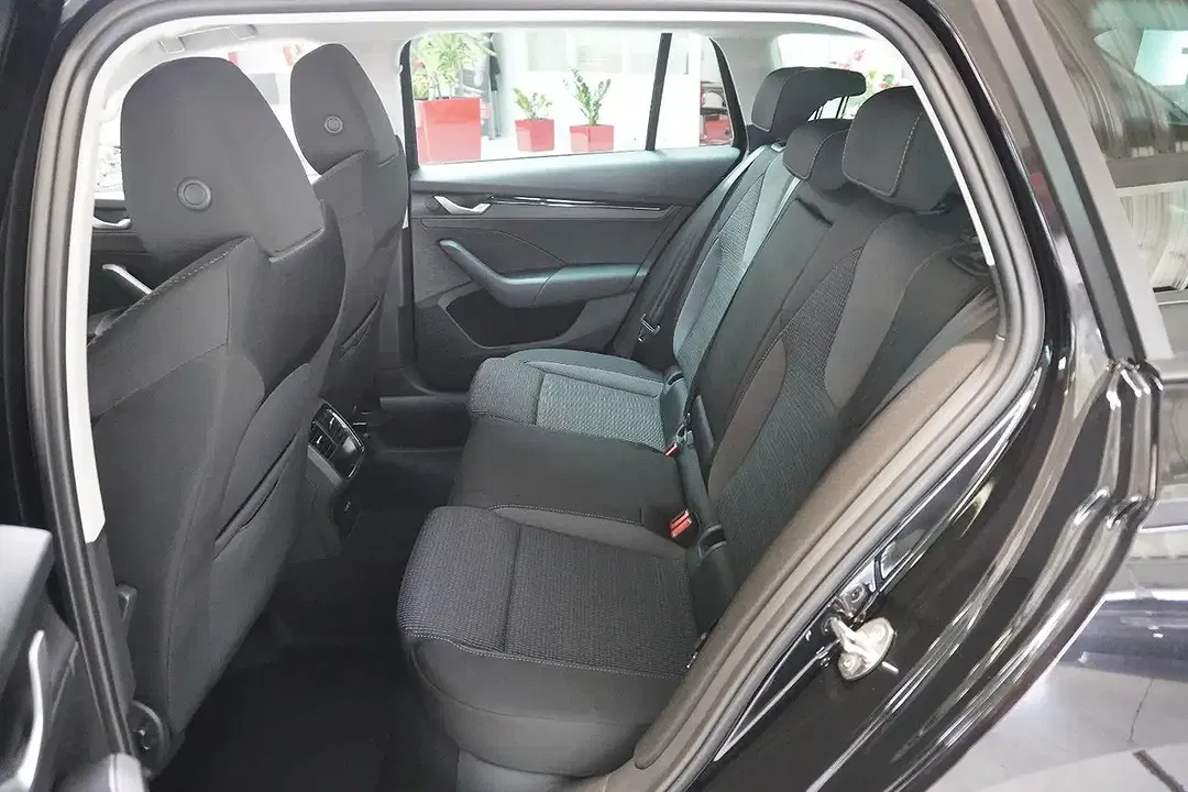 Skoda Octavia - Thumbnail 8