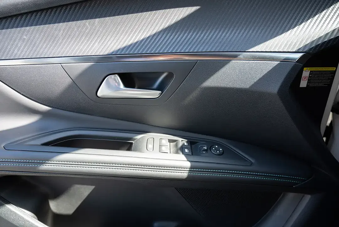 Peugeot 3008 - Thumbnail 13
