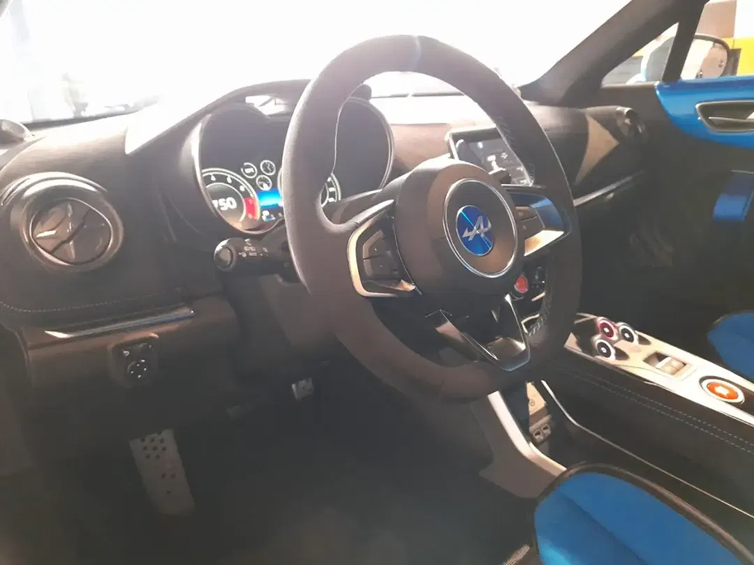Alpine A110 - Thumbnail 10