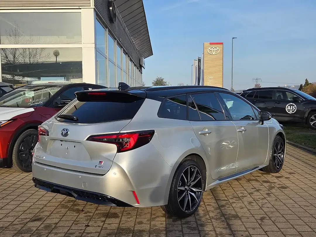 Toyota Corolla - Thumbnail 5