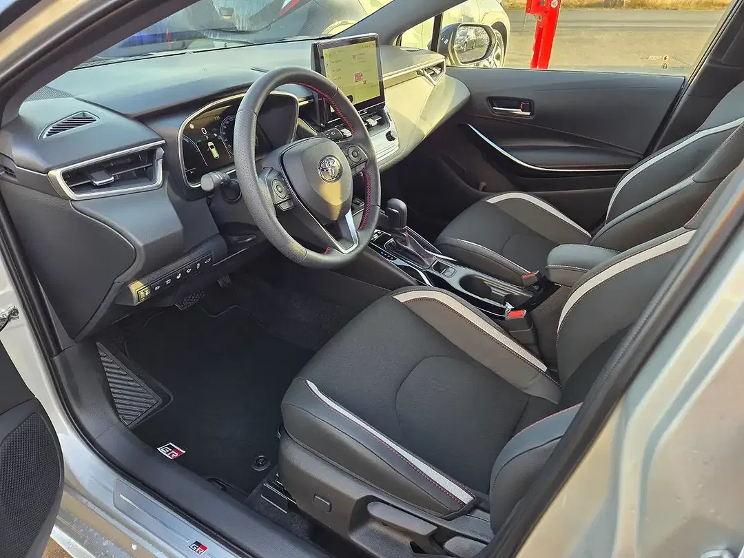 Toyota Corolla - Thumbnail 6