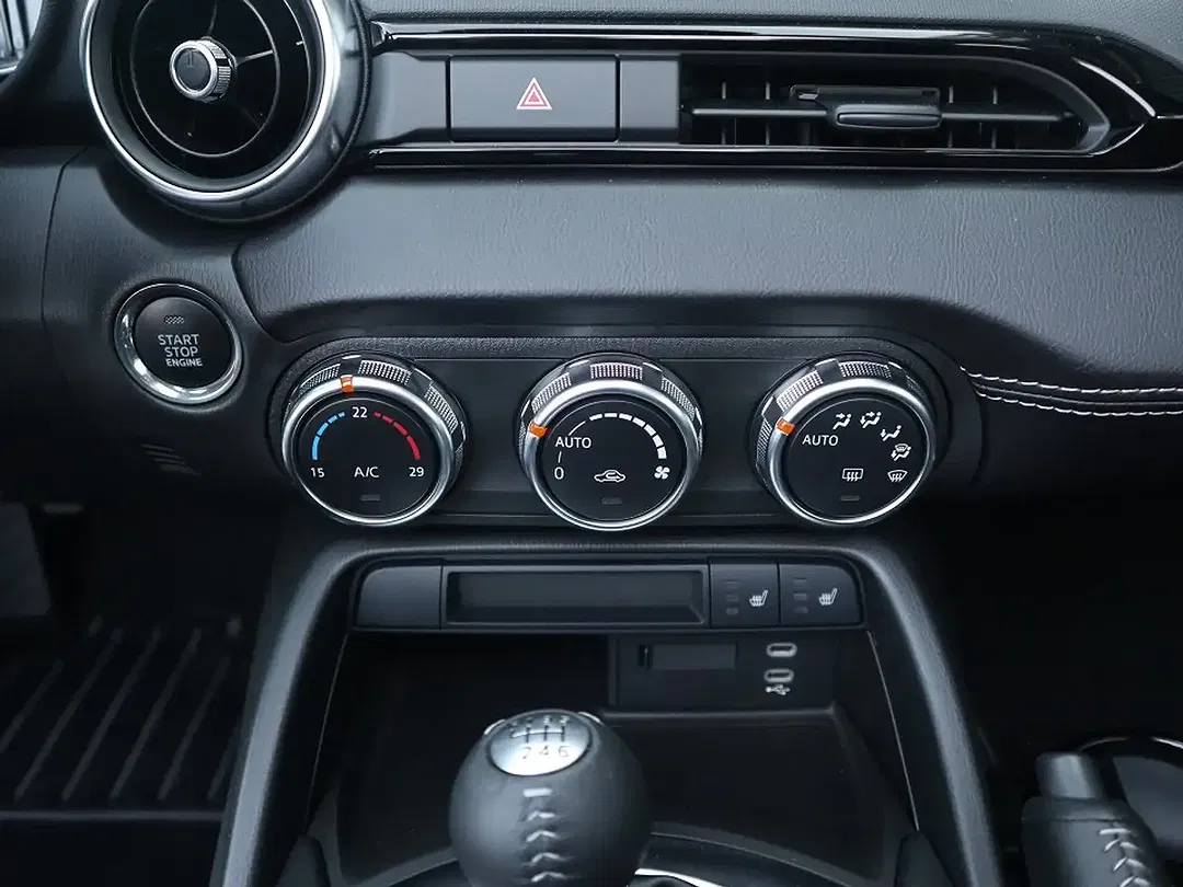 Mazda MX-5 - Thumbnail 15