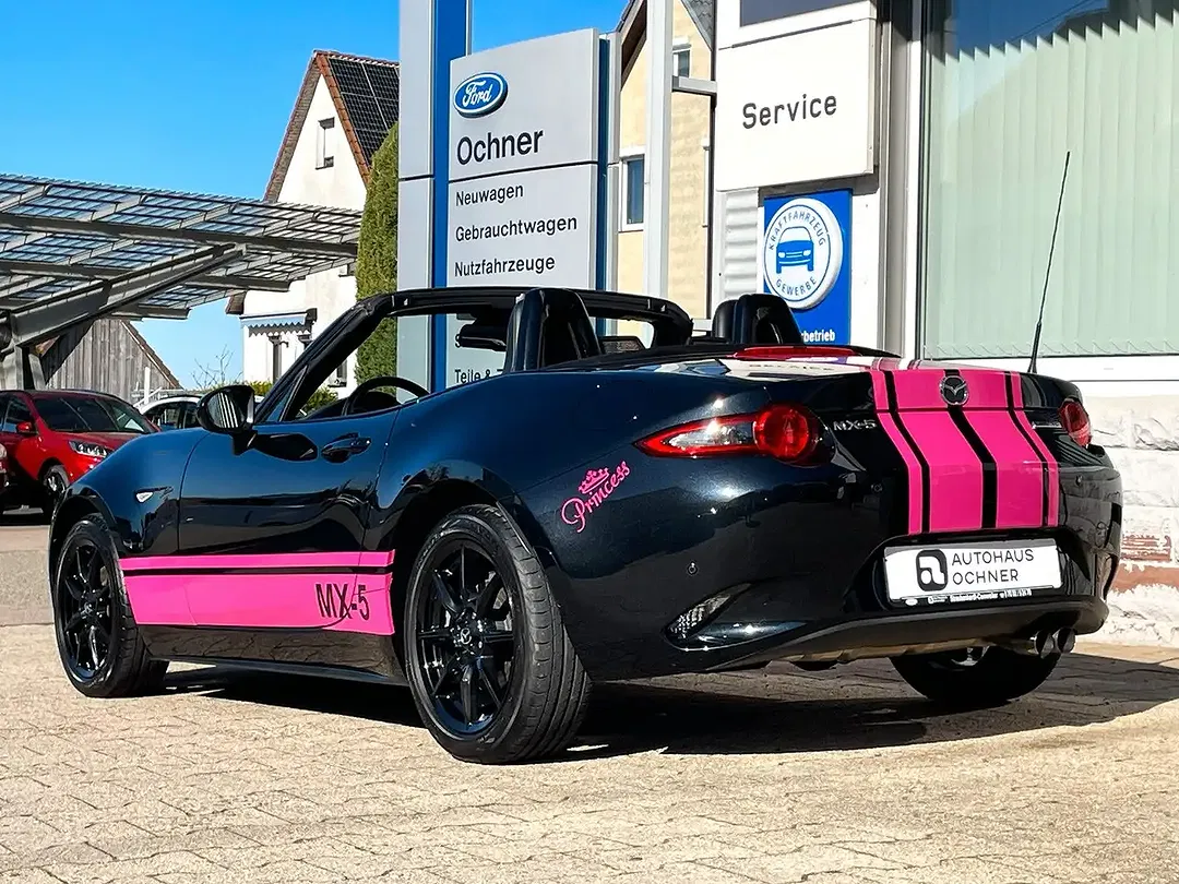 Mazda MX-5 - Thumbnail 4