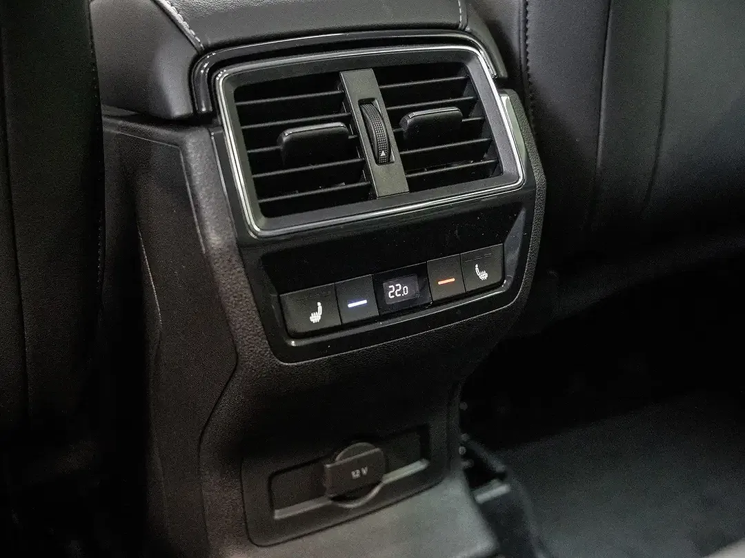 Skoda Karoq - Thumbnail 8