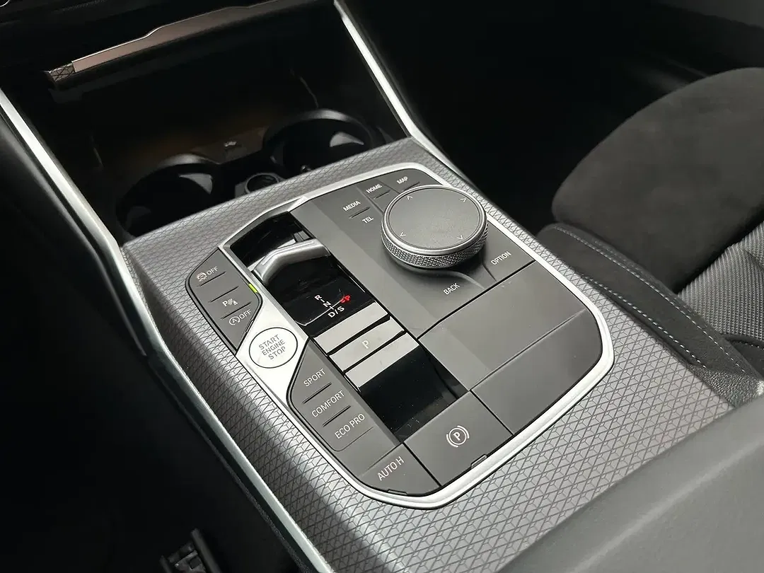 BMW 320 - Thumbnail 7