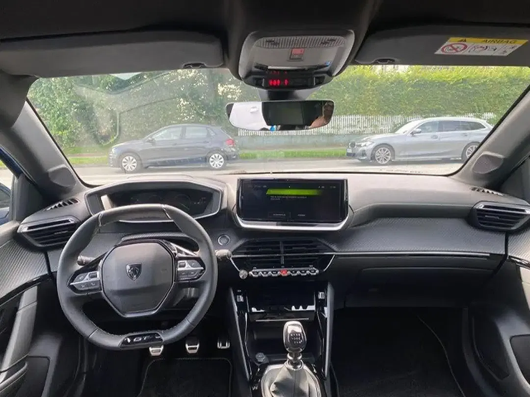 Peugeot 208 - Thumbnail 10