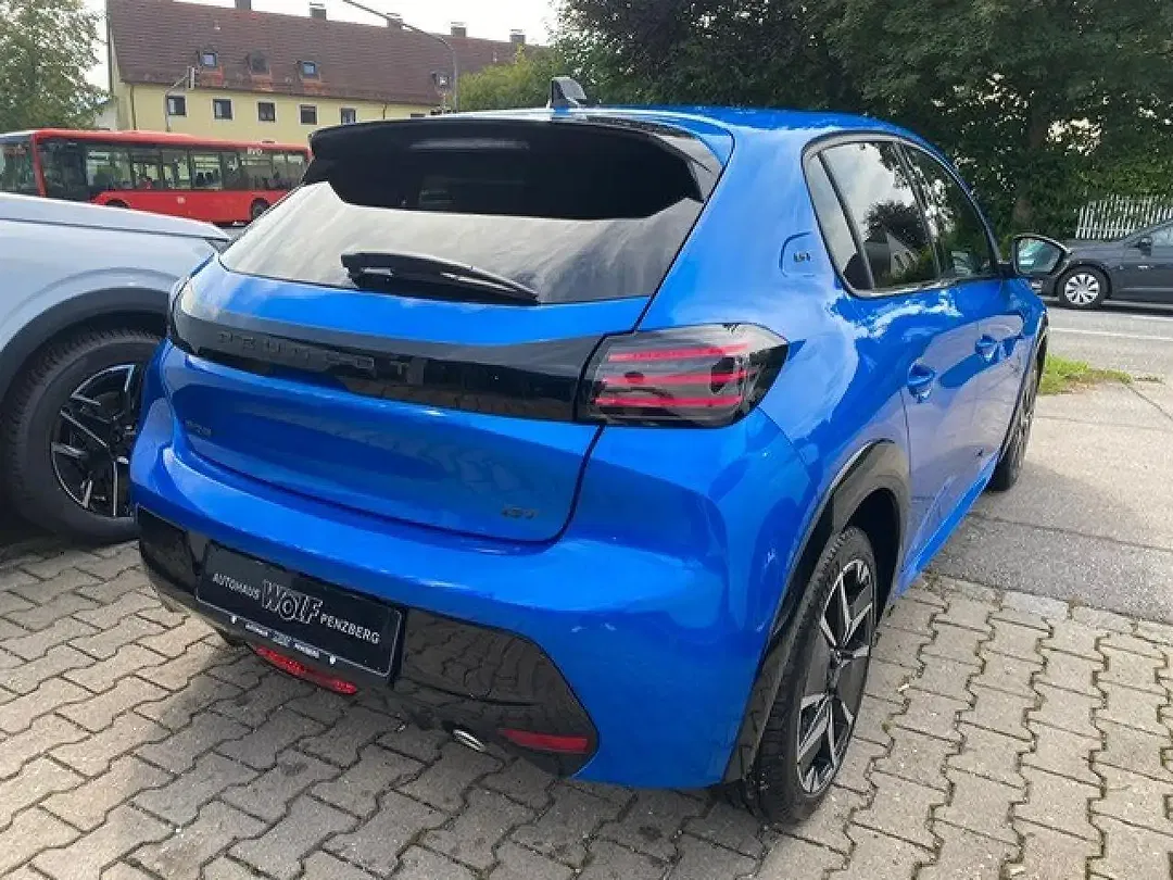 Peugeot 208 - Thumbnail 6