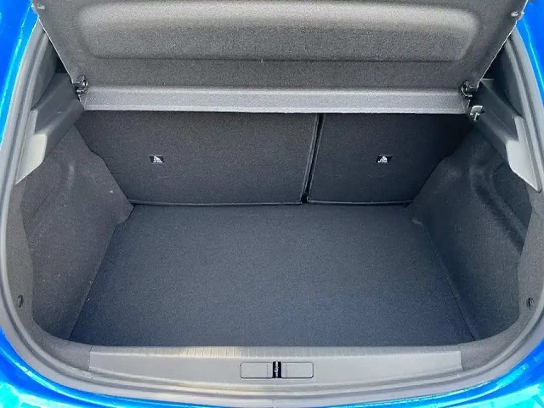 Peugeot 208 - Thumbnail 7