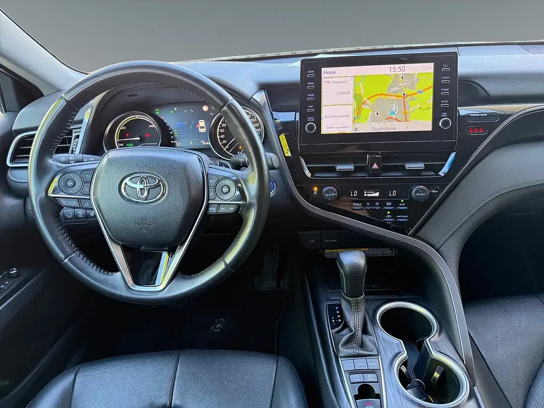 Toyota Camry - Thumbnail 11