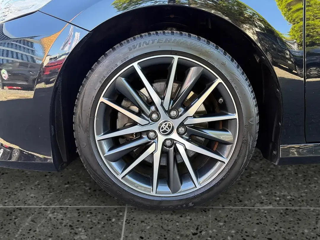 Toyota Camry - Thumbnail 15