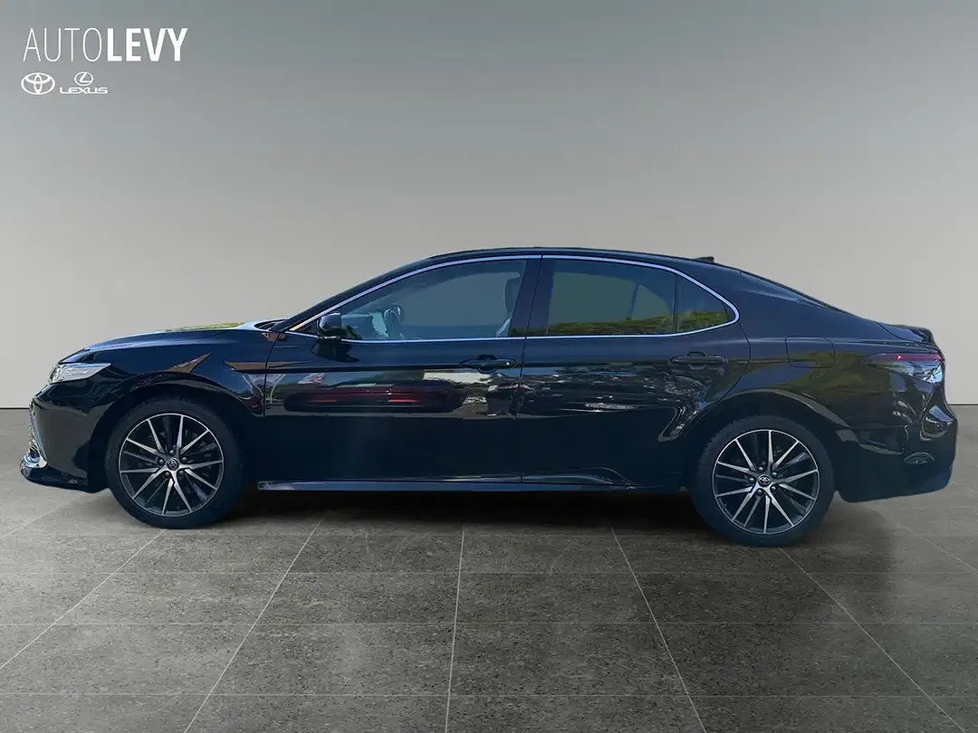 Toyota Camry - Thumbnail 3