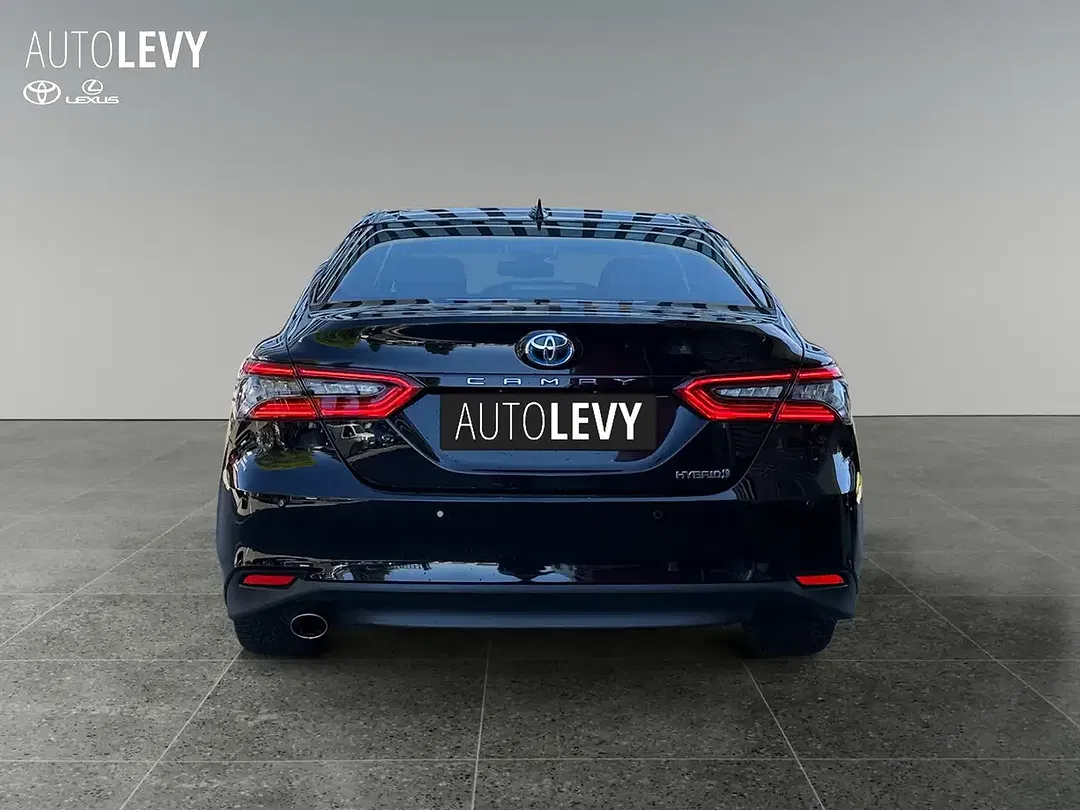 Toyota Camry - Thumbnail 5