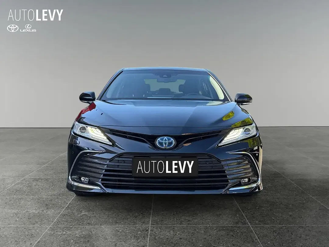 Toyota Camry - Thumbnail 9